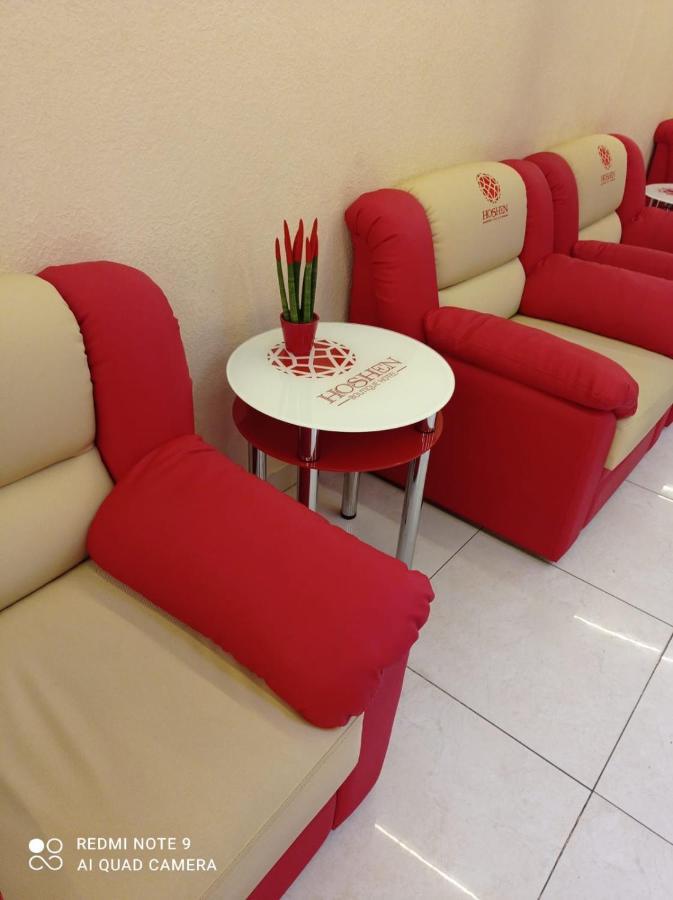 Hoshen Hotel Umanʼ Esterno foto