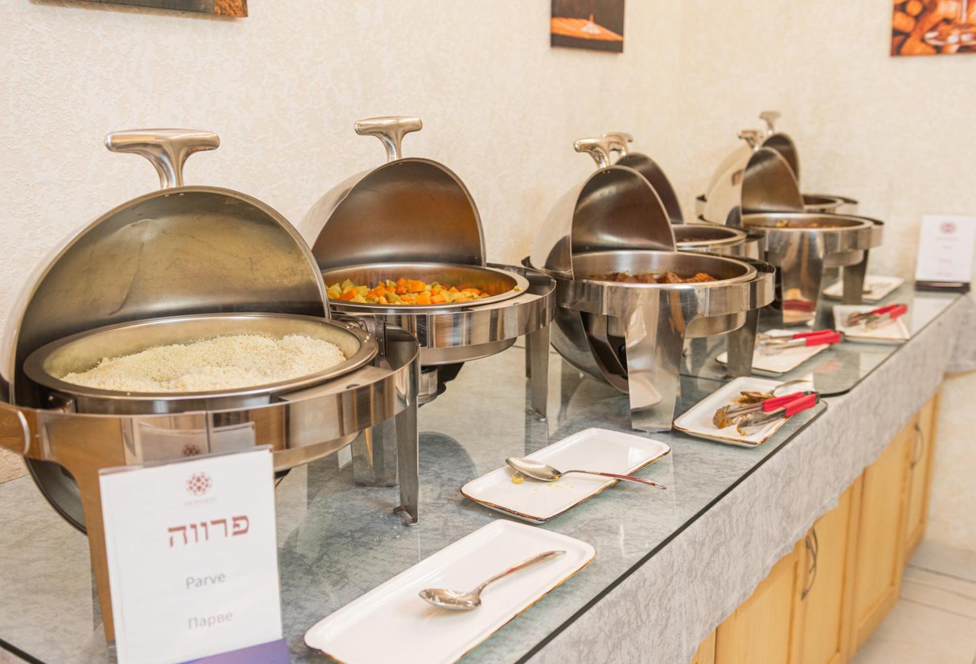 Hoshen Hotel Umanʼ Esterno foto