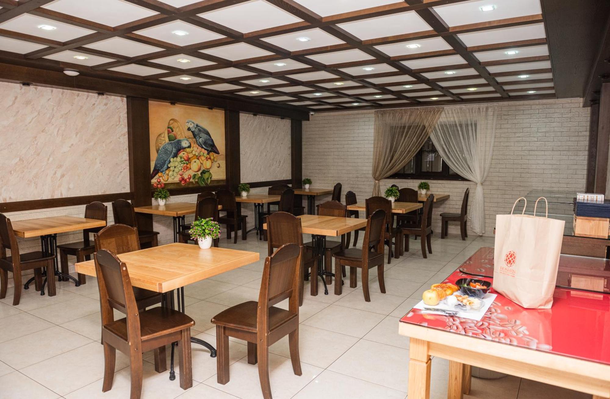 Hoshen Hotel Umanʼ Esterno foto