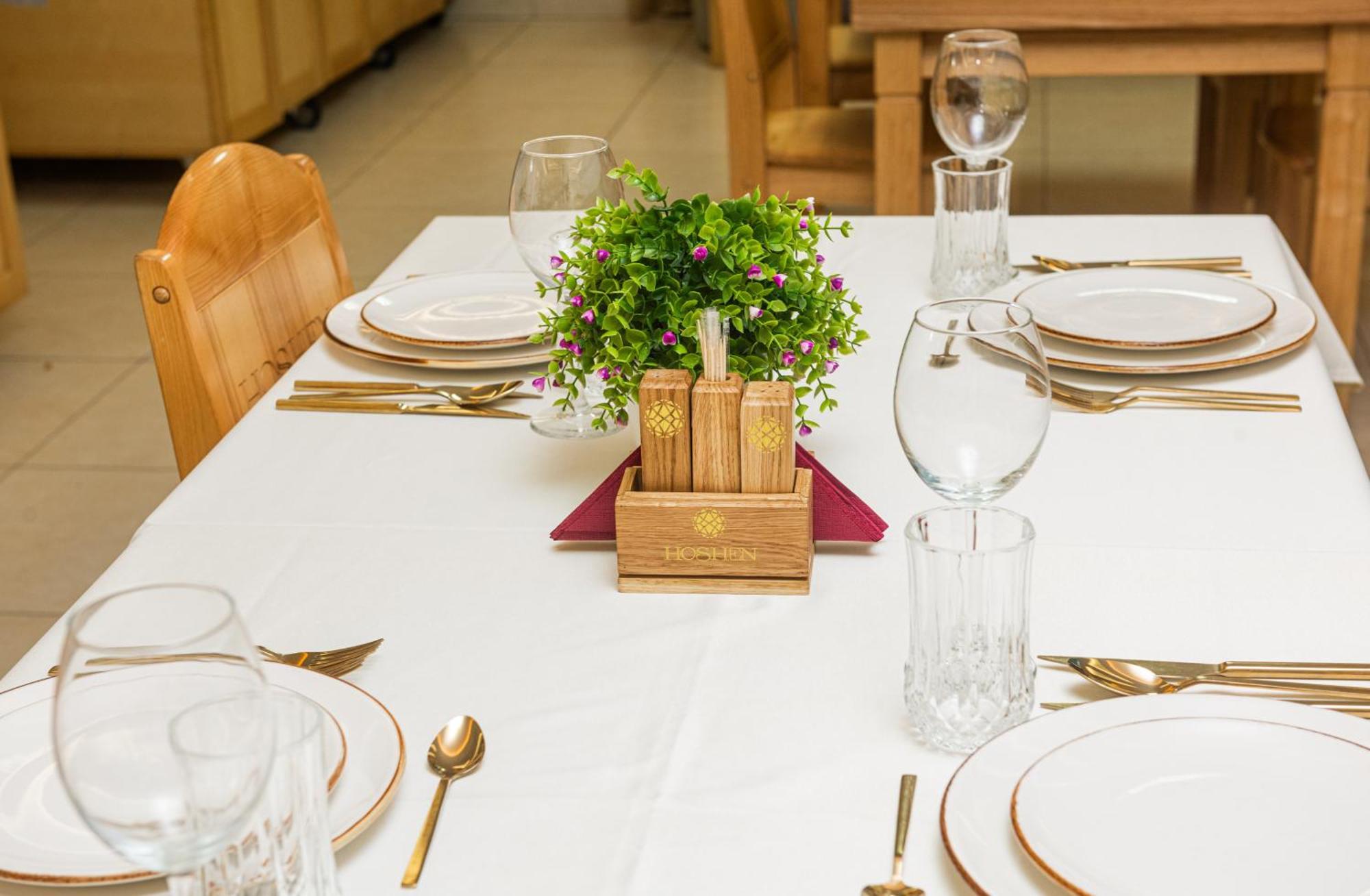 Hoshen Hotel Umanʼ Esterno foto