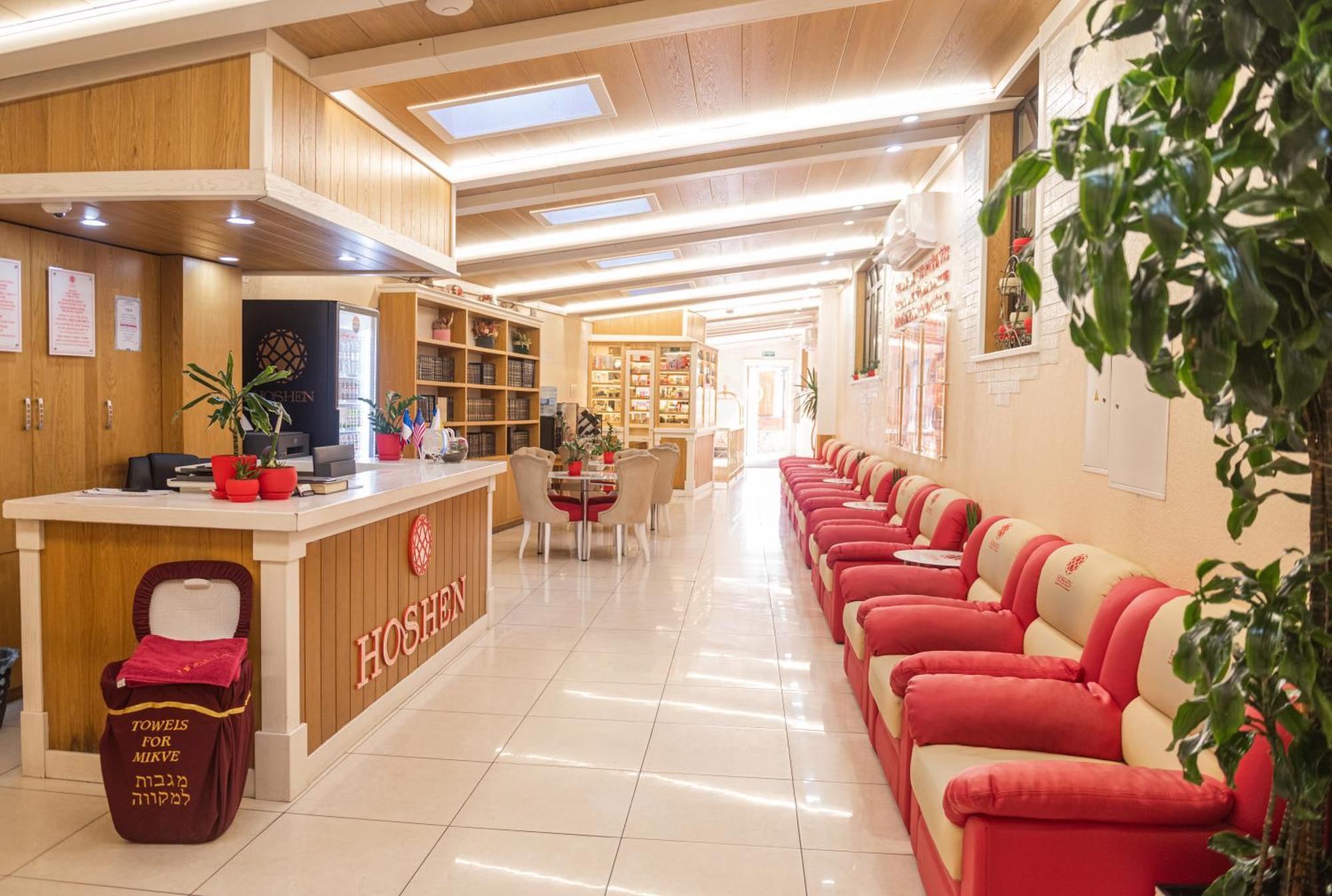 Hoshen Hotel Umanʼ Esterno foto