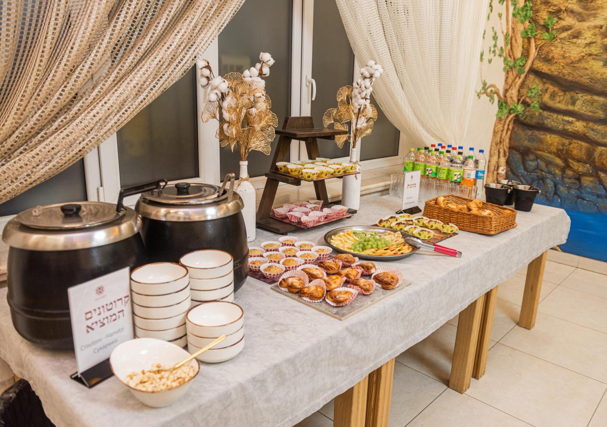 Hoshen Hotel Umanʼ Esterno foto