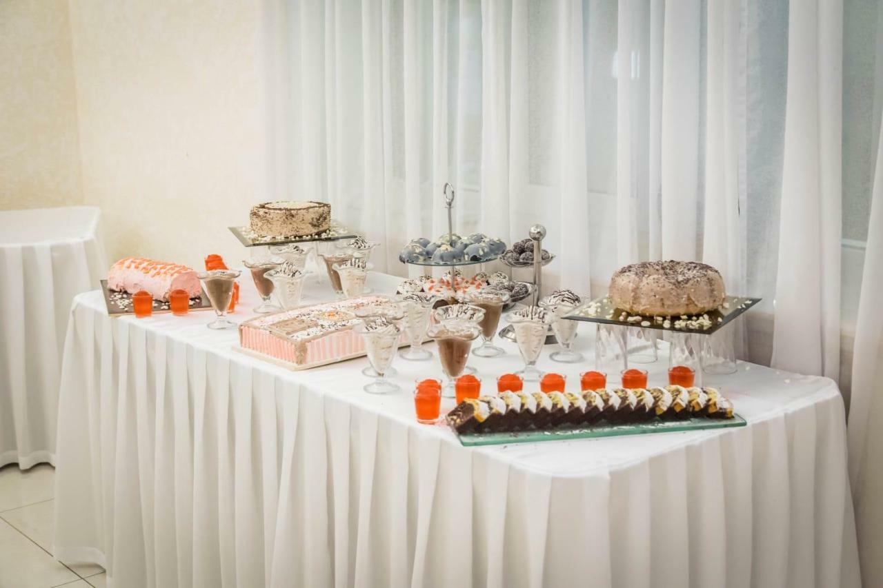 Hoshen Hotel Umanʼ Esterno foto